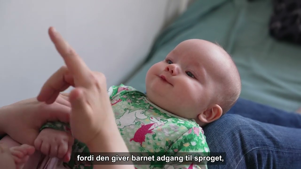 Sådan placerer du dit døve spædbarn i forhold til dig