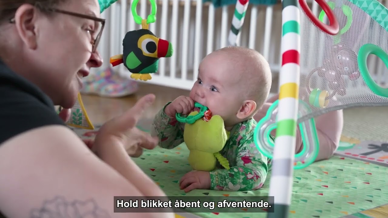Vent — og lad din døve baby svare